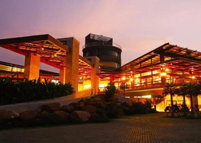 Mountain Creek Golf Resort & Residences
