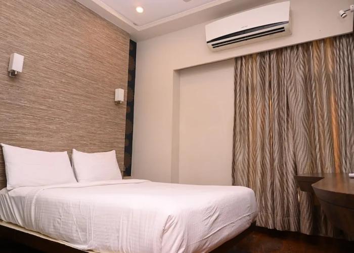 Hotel Center Point