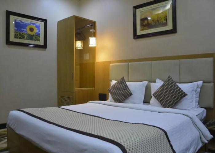 Hotel Surya Executive