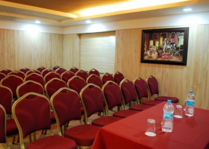 Hotel Surya Executive