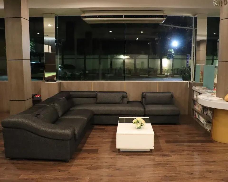 фото Eastpana Executive Residence 304 Prachinburi