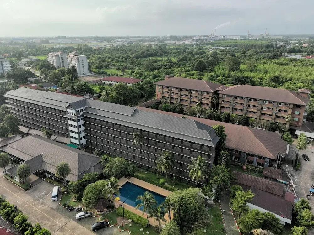 фото Eastpana Executive Residence 304 Prachinburi