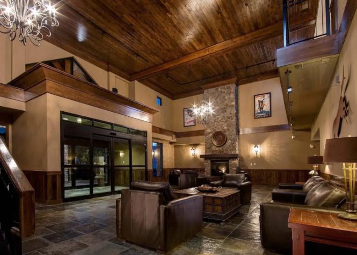 Glacier Mountaineer Lodge