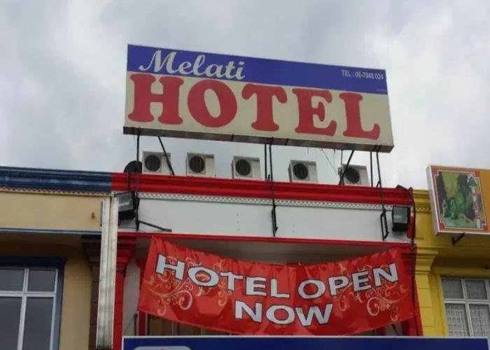 Clover Hotel
