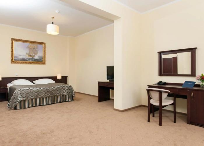 Hotel Robert's Port