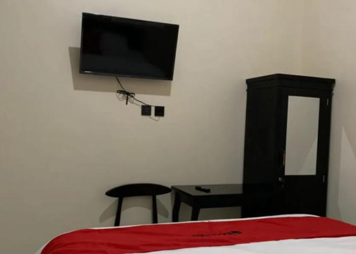 RedDoorz Syariah near Kawasan Simpang Lima Pati