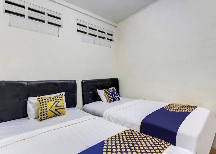 SPOT ON 90744  Alika Homestay