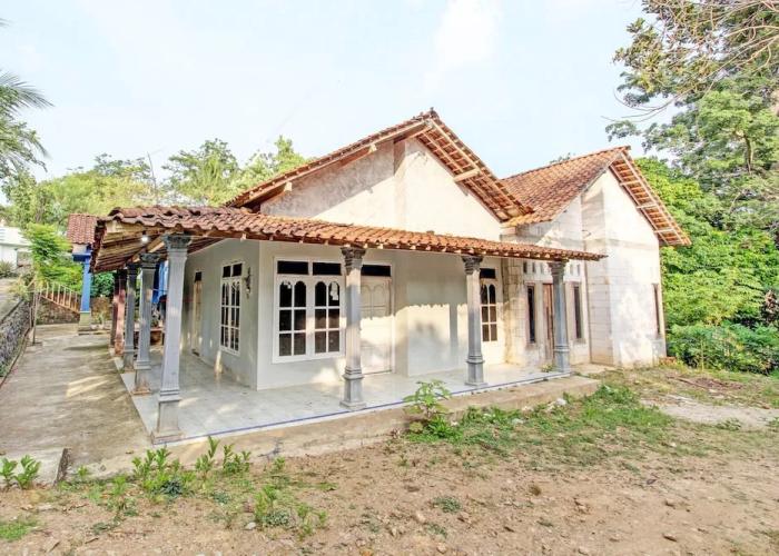 SPOT ON 93527 Agus Kostel Syariah