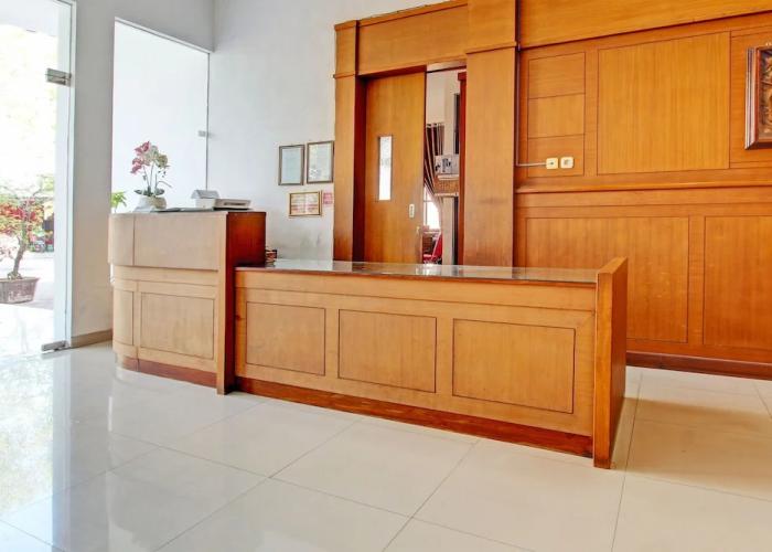 OYO 93011 Hotel Griya Lestari Pati 2