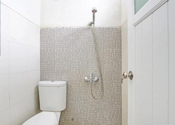 OYO 93011 Hotel Griya Lestari Pati 2