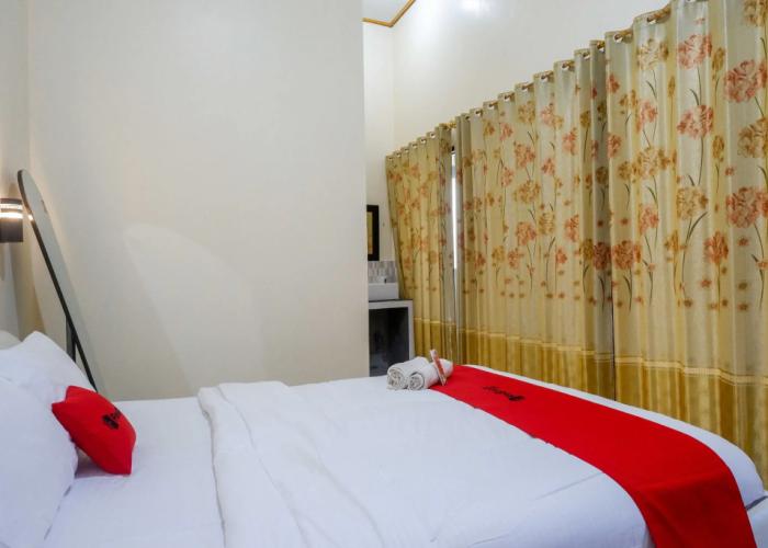 RedDoorz Syariah near Pasar Godong Grobogan