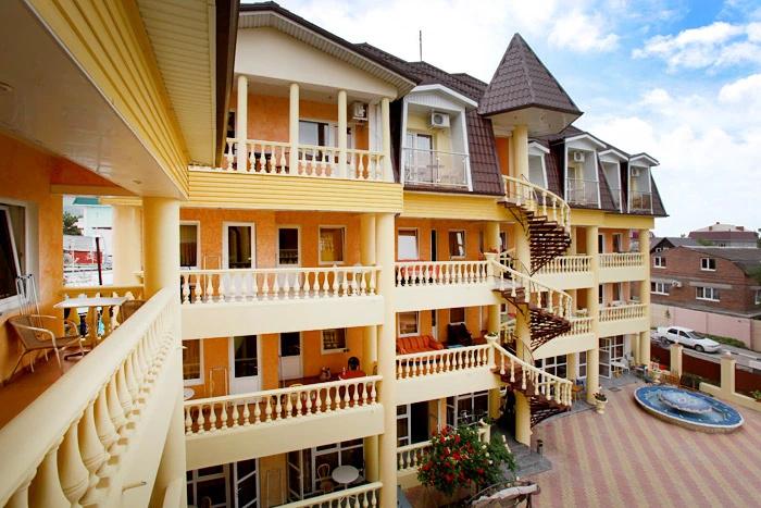 Akropol Hotel