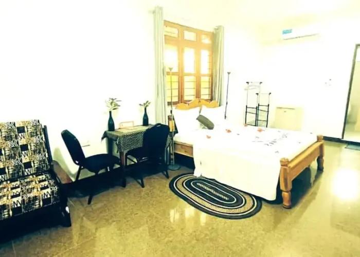 zanzllywood hotel and apartments