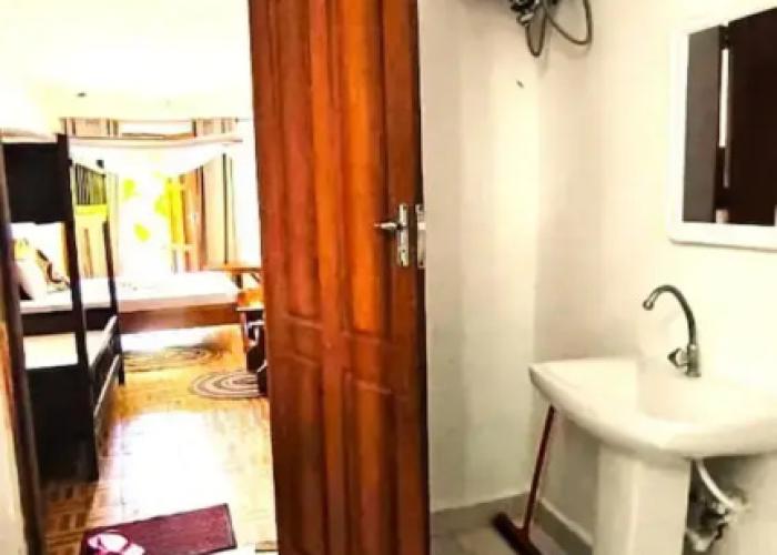 zanzllywood hotel and apartments