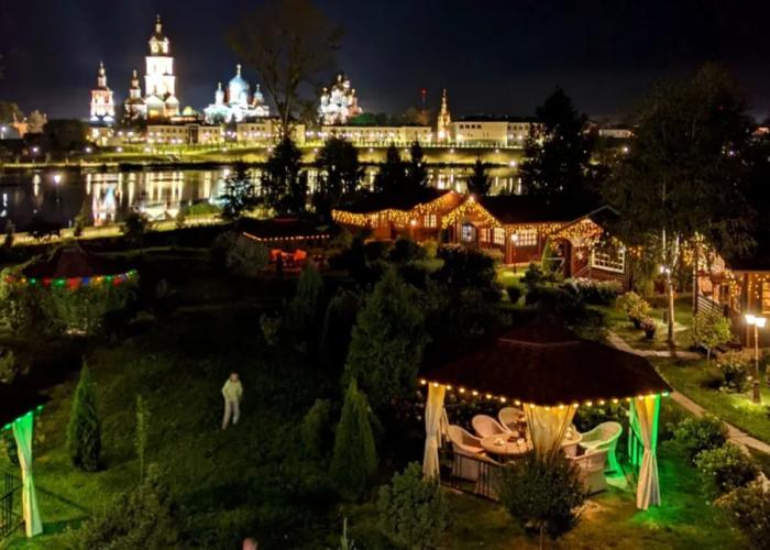 Divny Dvorik Park & Spa Hotel