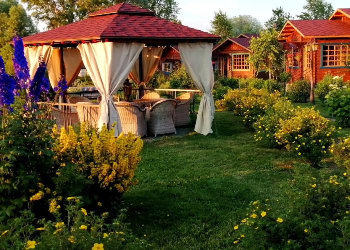 Divny Dvorik Park & Spa Hotel