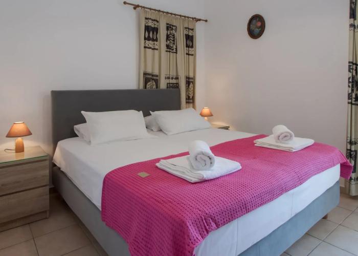 Manos Apartments