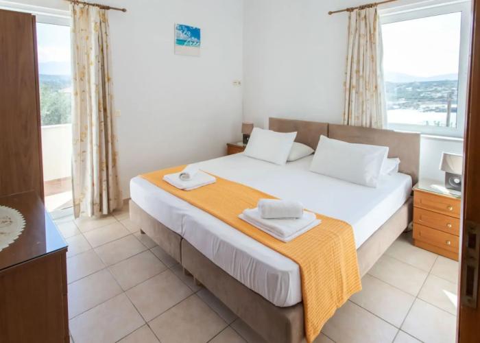 Manos Apartments