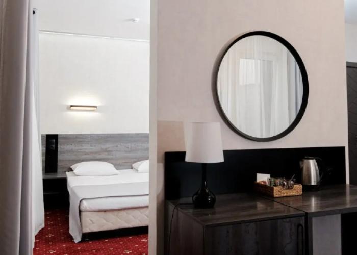 Deluxe Hotel