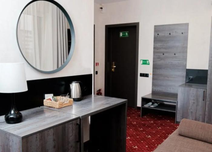 Deluxe Hotel