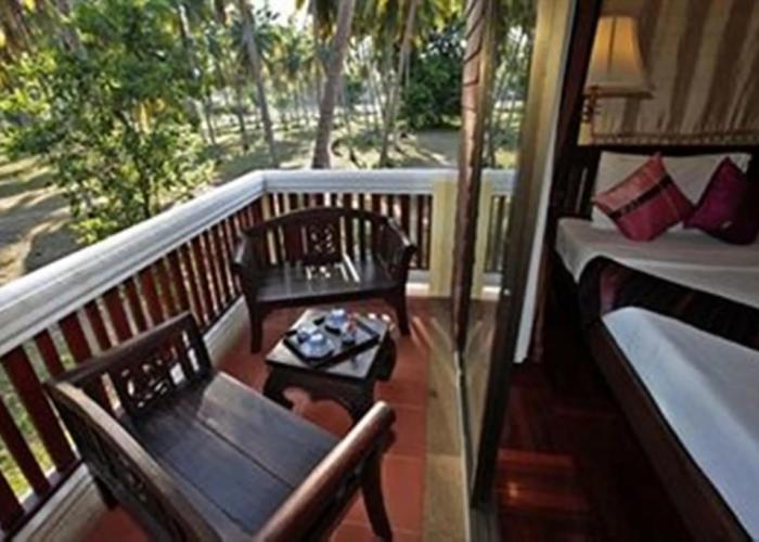 Coral Hotel Bangsaphan