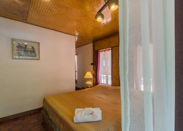 Coral Hotel Bangsaphan