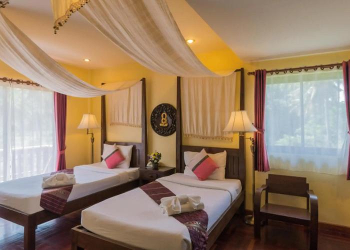 Coral Hotel Bangsaphan