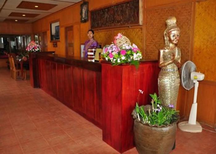 Coral Hotel Bangsaphan
