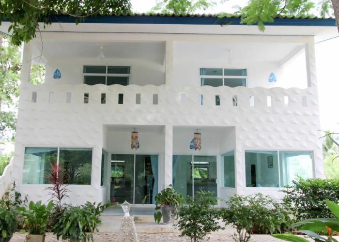Issara Beach Resort