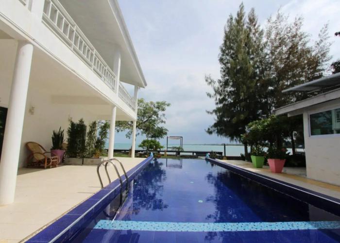 Issara Beach Resort