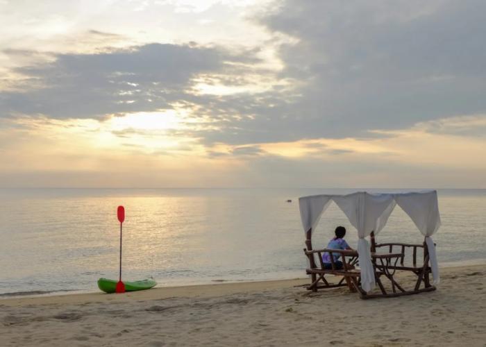 Tharadol Beach Resort