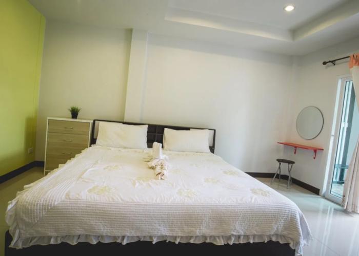 Tharadol Beach Resort