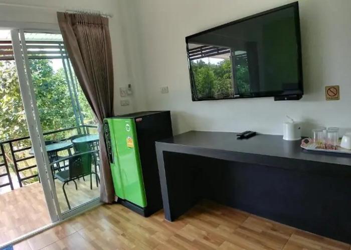 Thipburee Riverside Hotel