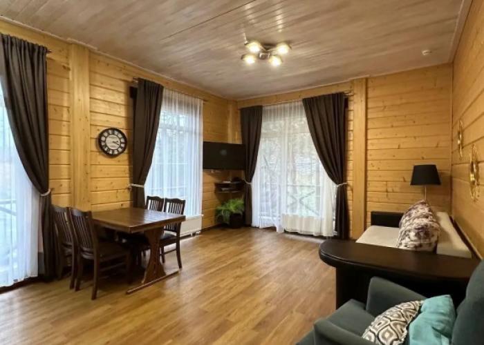 102 v Family Alley Apartments