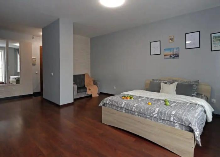 V Shelekhove 4 Flat