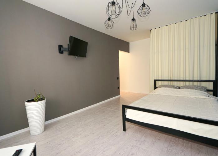 V Shelekhove 12 Flat