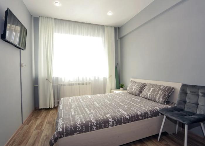 V Shelekhove 13 Flat