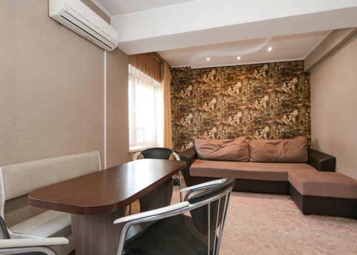 V Shelekhove 10 Flat