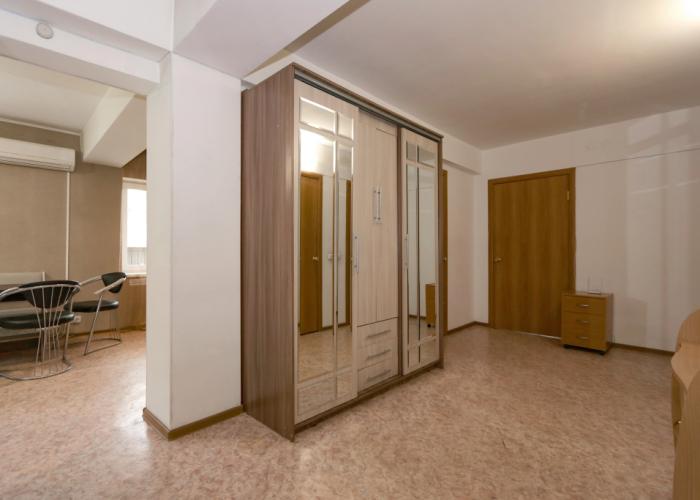 V Shelekhove 10 Flat