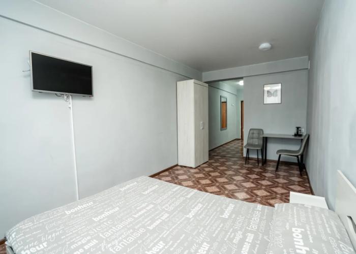 V Shelekhove Flat