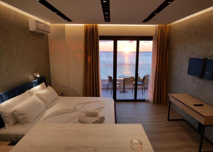 Hotel Triumf Shengjin