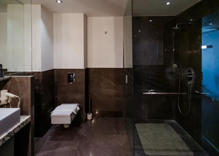 Life Gallery Hotel