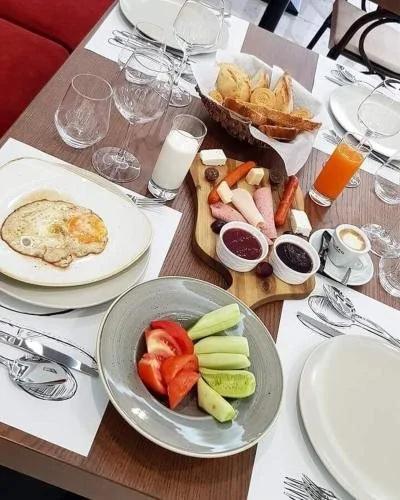 Kristal Hotel