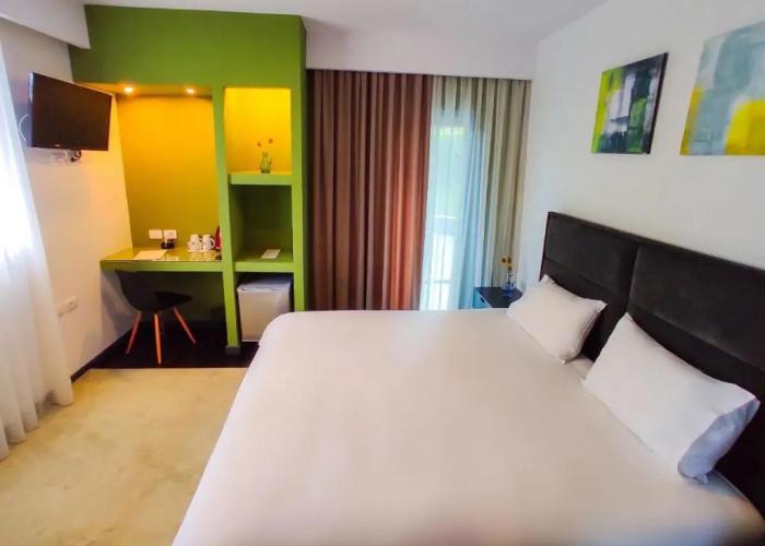 Dim's Hotel
