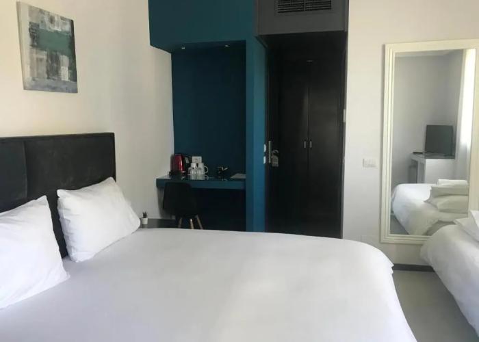 Dim's Hotel