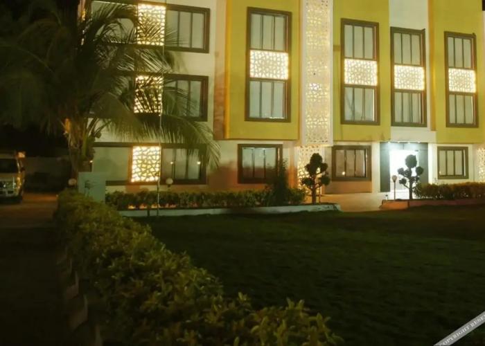Safari Hotel & Resort