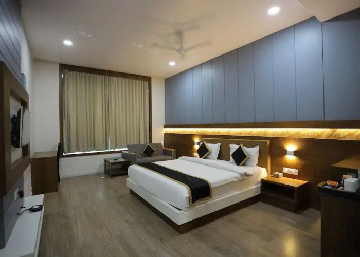 The Grand Astoria Somnath