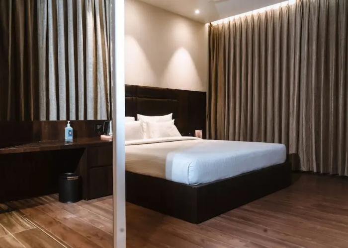 Econest Hotel