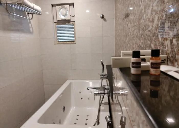 Sambhabana Hotel & Suites