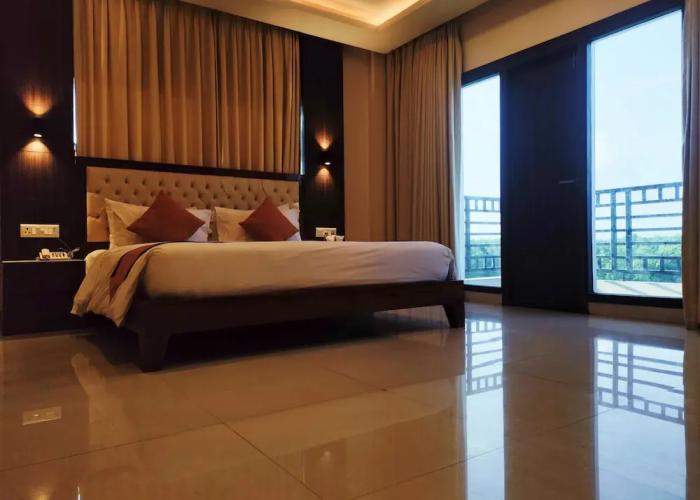 Sambhabana Hotel & Suites